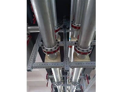 为什么称综合支架是多功能支撑系统？